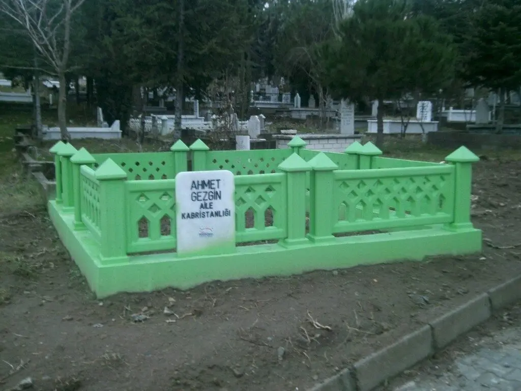 Isparta’da yapılmış, çerçeveli ve baş taşlı bir kabir — 9
