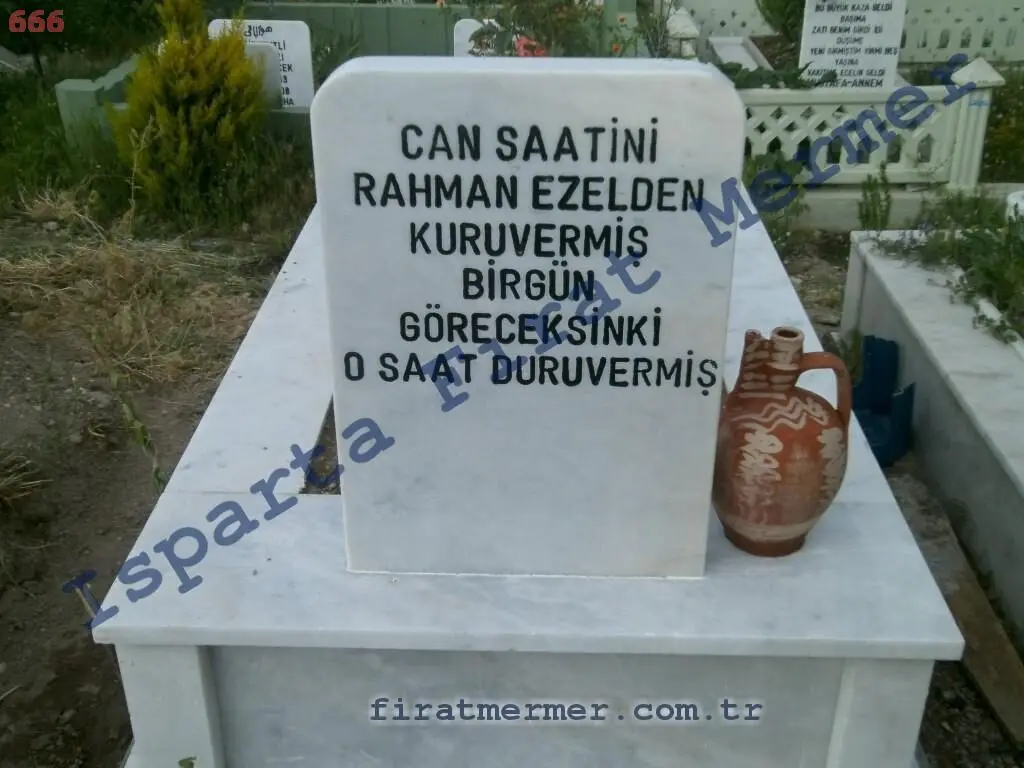 Isparta’da yapılmış, çerçeveli ve baş taşlı bir kabir — 67