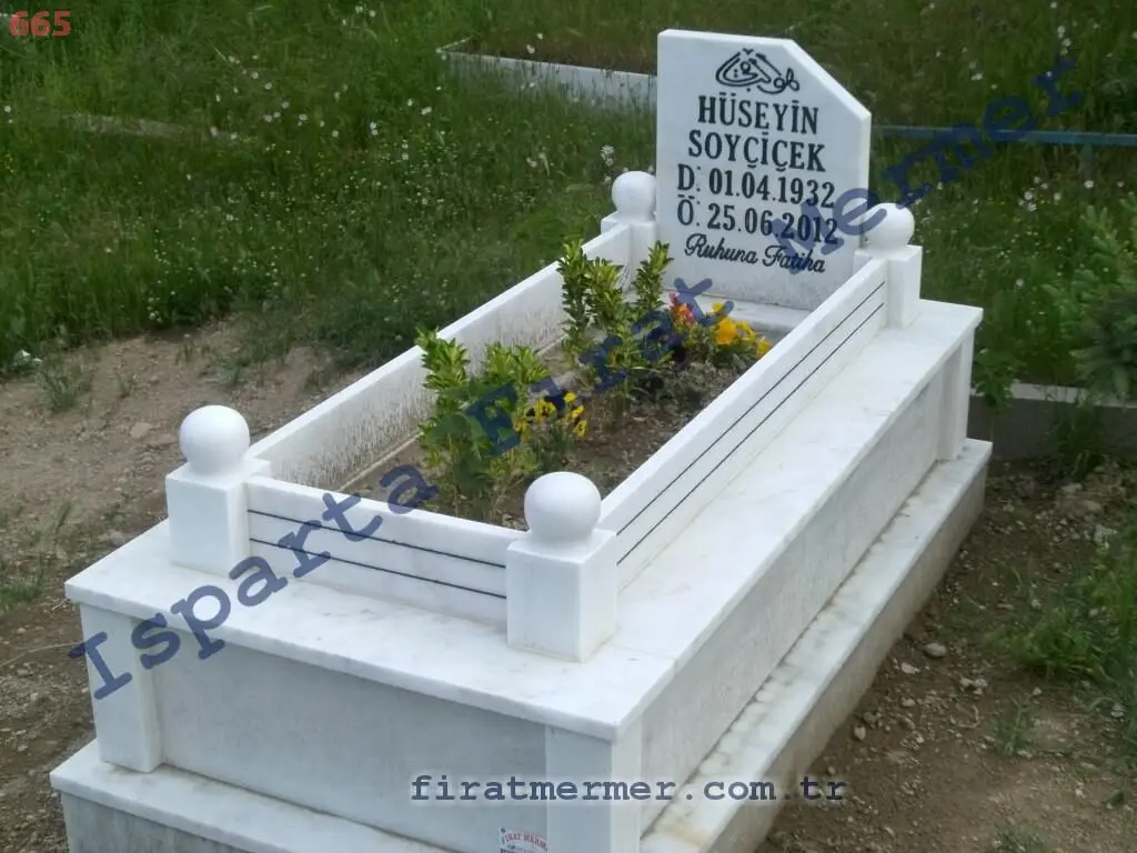 Isparta’da yapılmış, çerçeveli ve baş taşlı bir kabir — 69