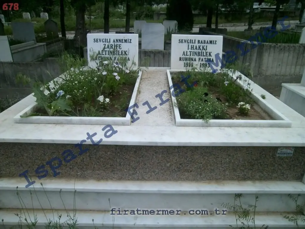 Isparta’da yapılmış, çerçeveli ve baş taşlı bir kabir — 80