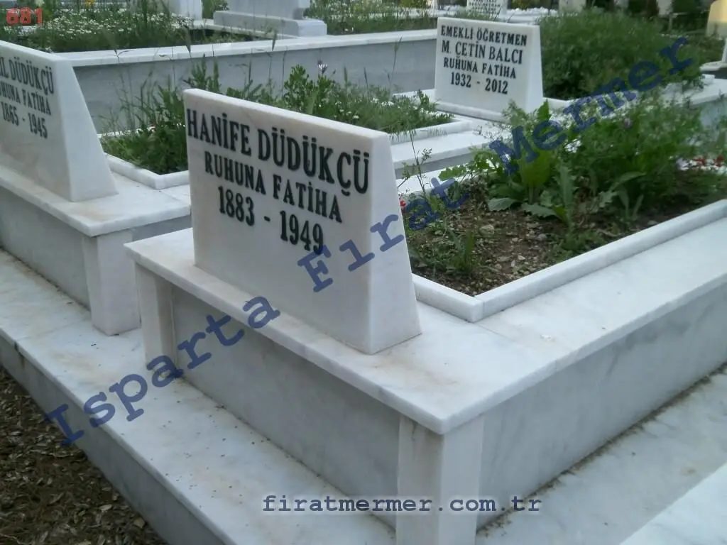 Mezarın, taş kaplama öncesi hazırlanan alt yapısı — 2