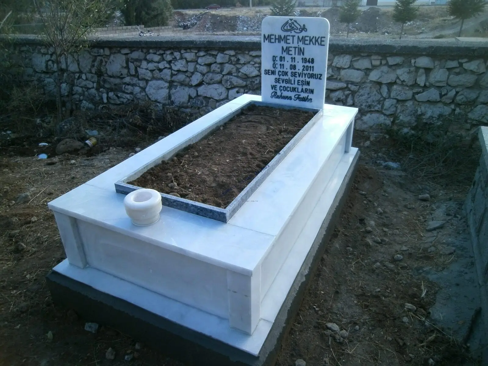 Isparta’da yapılmış, çerçeveli ve baş taşlı bir kabir — 113