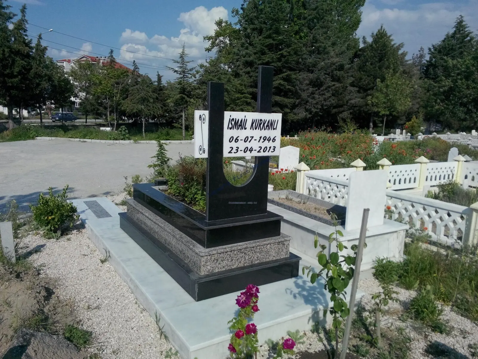 Isparta’da yapılmış, çerçeveli ve baş taşlı bir kabir — 7