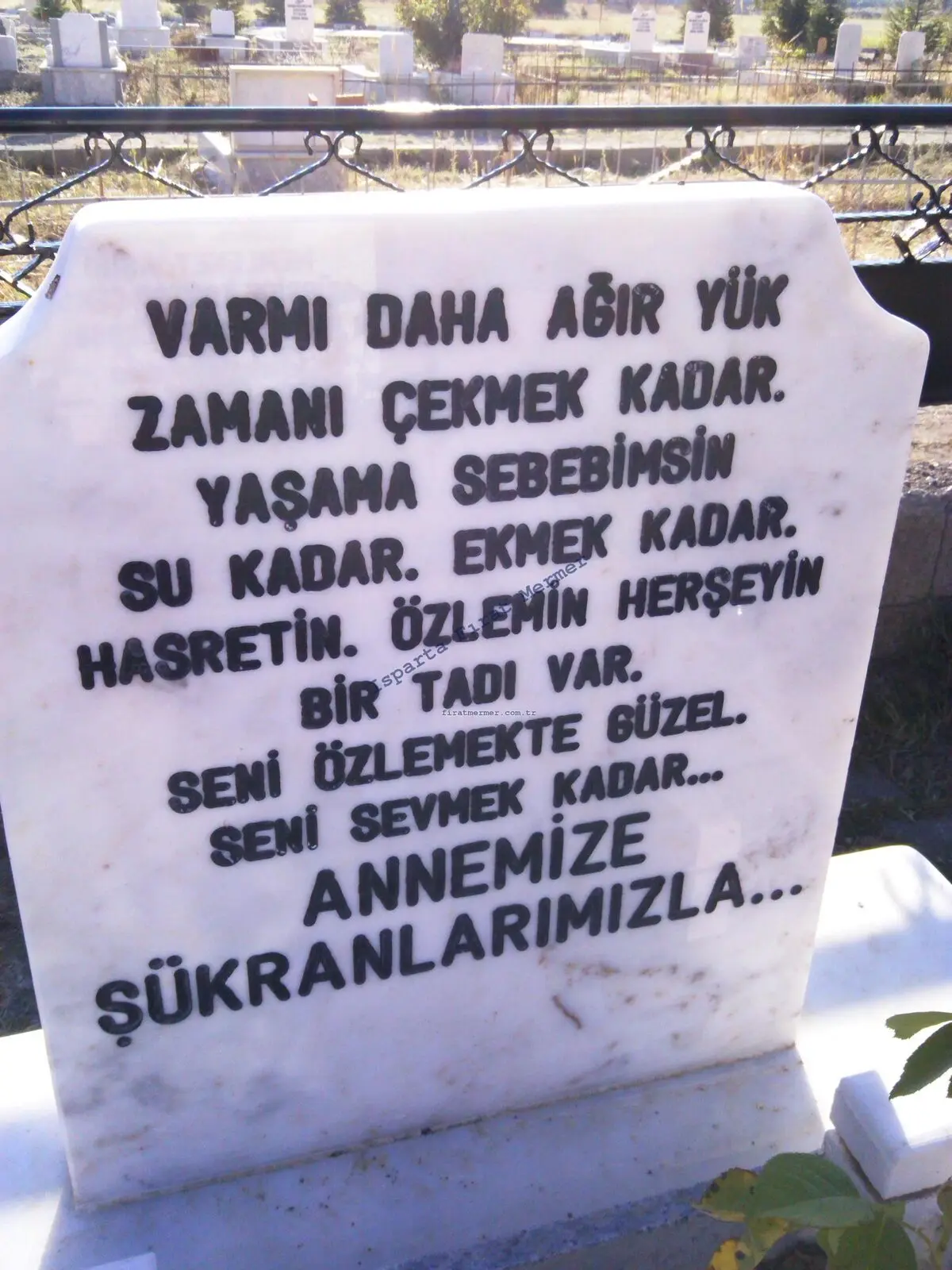 Isparta’da yapılmış, çerçeveli ve baş taşlı bir kabir — 168