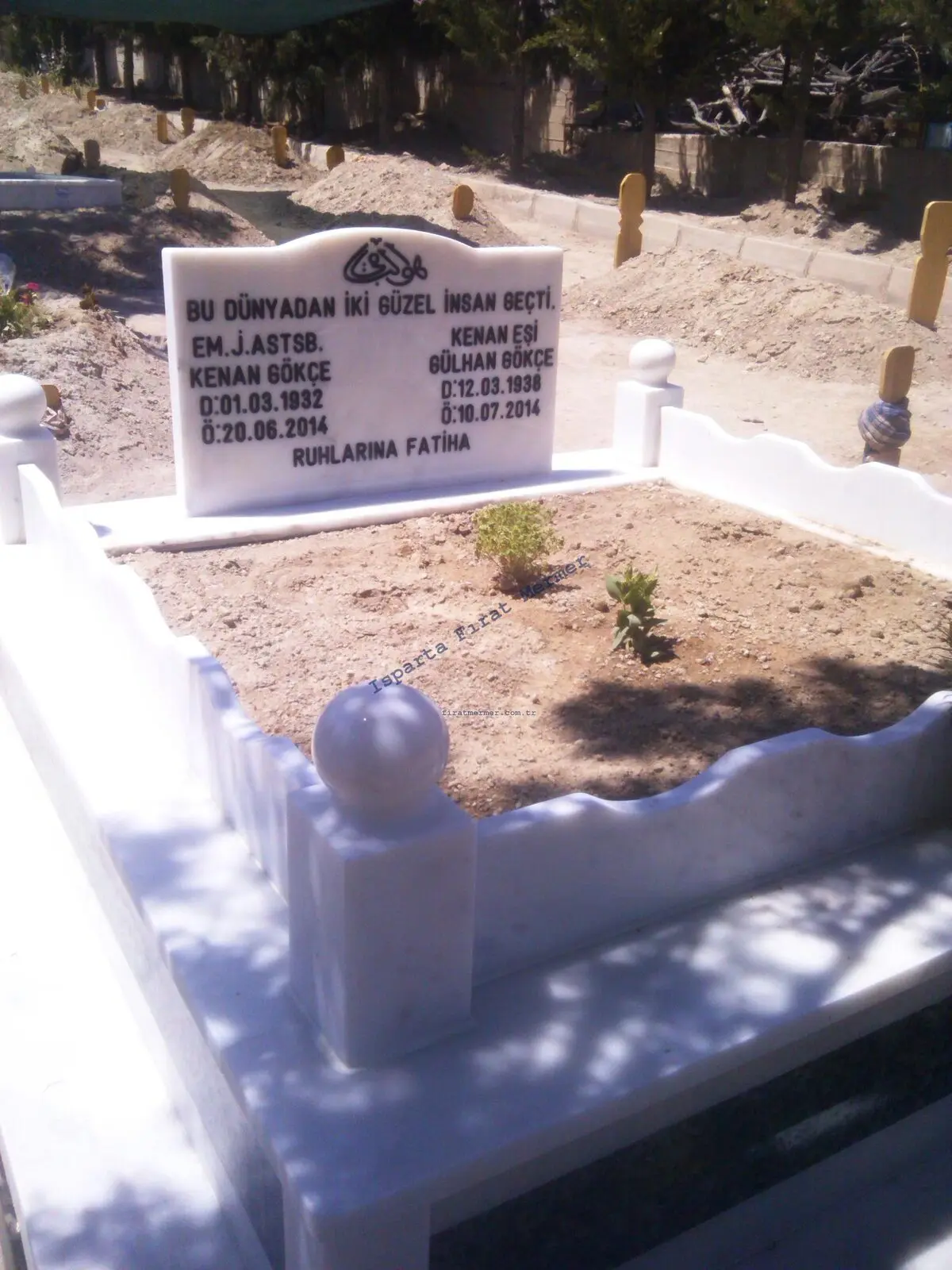 Isparta’da yapılmış, çerçeveli ve baş taşlı bir kabir — 186