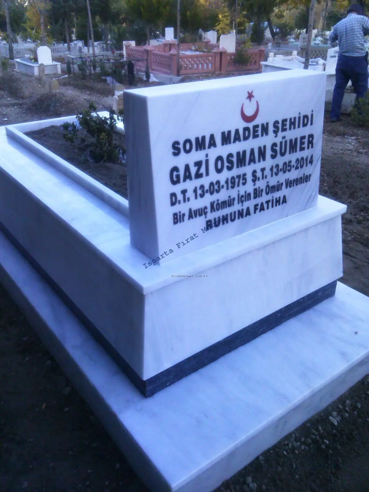 Isparta’da yapılmış, çerçeveli ve baş taşlı bir kabir — 200