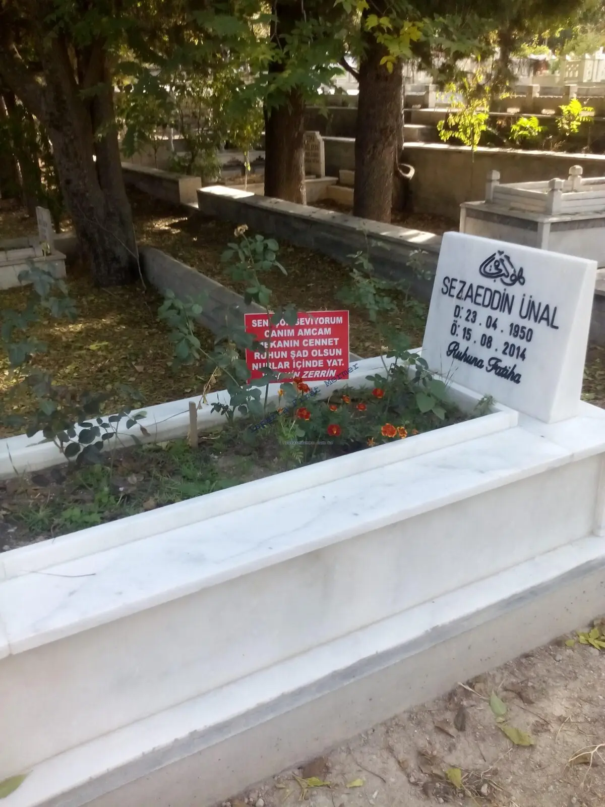Isparta’da yapılmış, çerçeveli ve baş taşlı bir kabir — 221