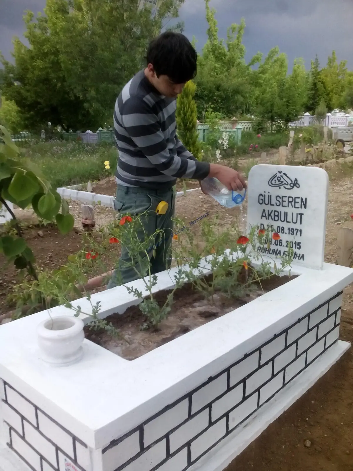 Isparta’da yapılmış, çerçeveli ve baş taşlı bir kabir — 227