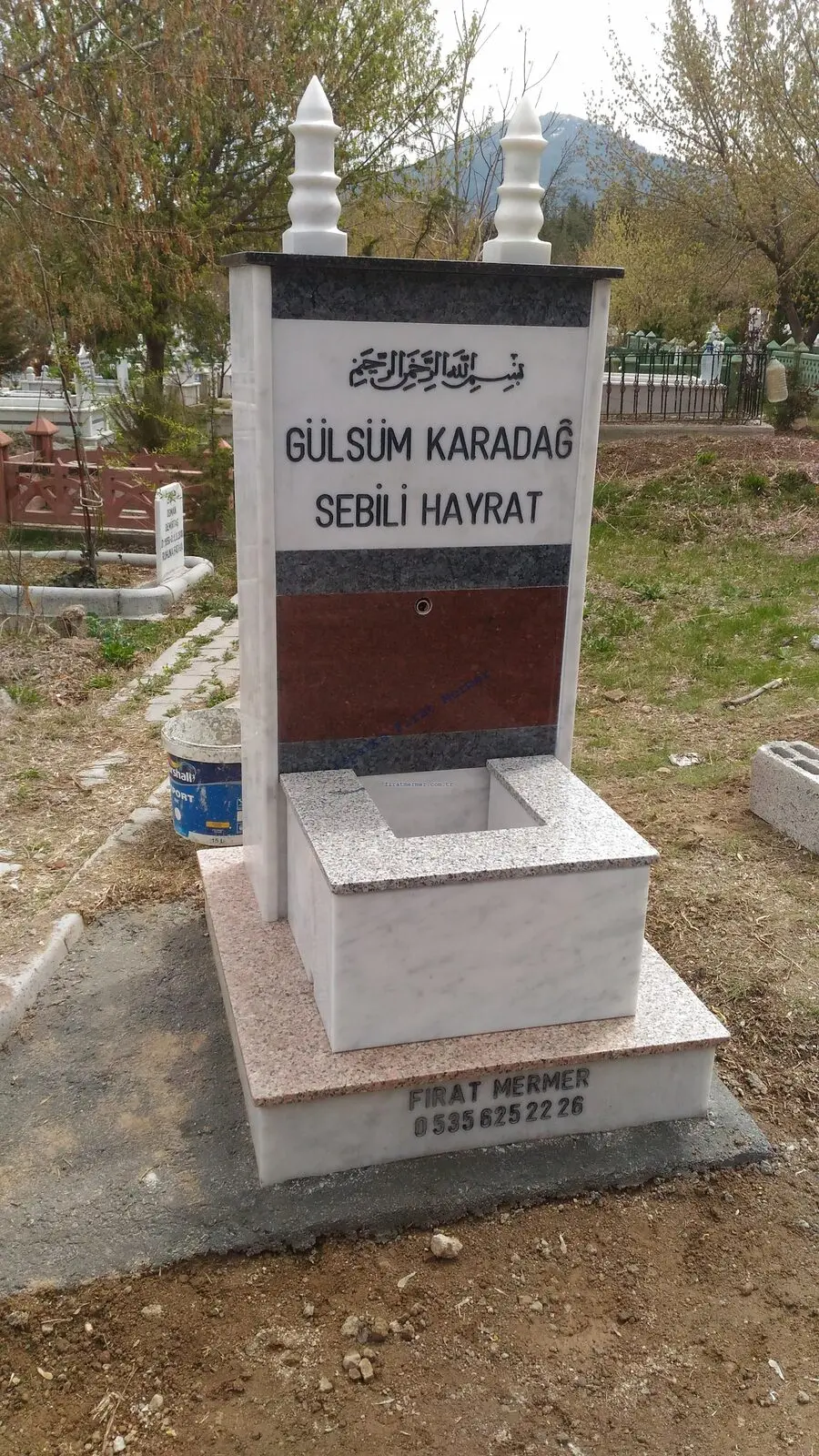 Isparta’da yapılmış, çerçeveli ve baş taşlı bir kabir — 249